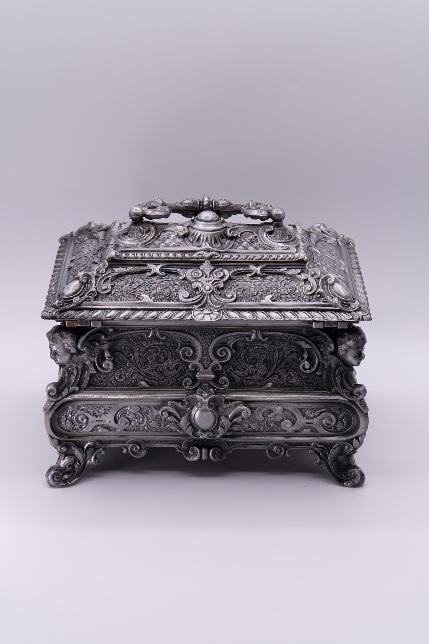 Cofanetto Portagioie (Art. 705)