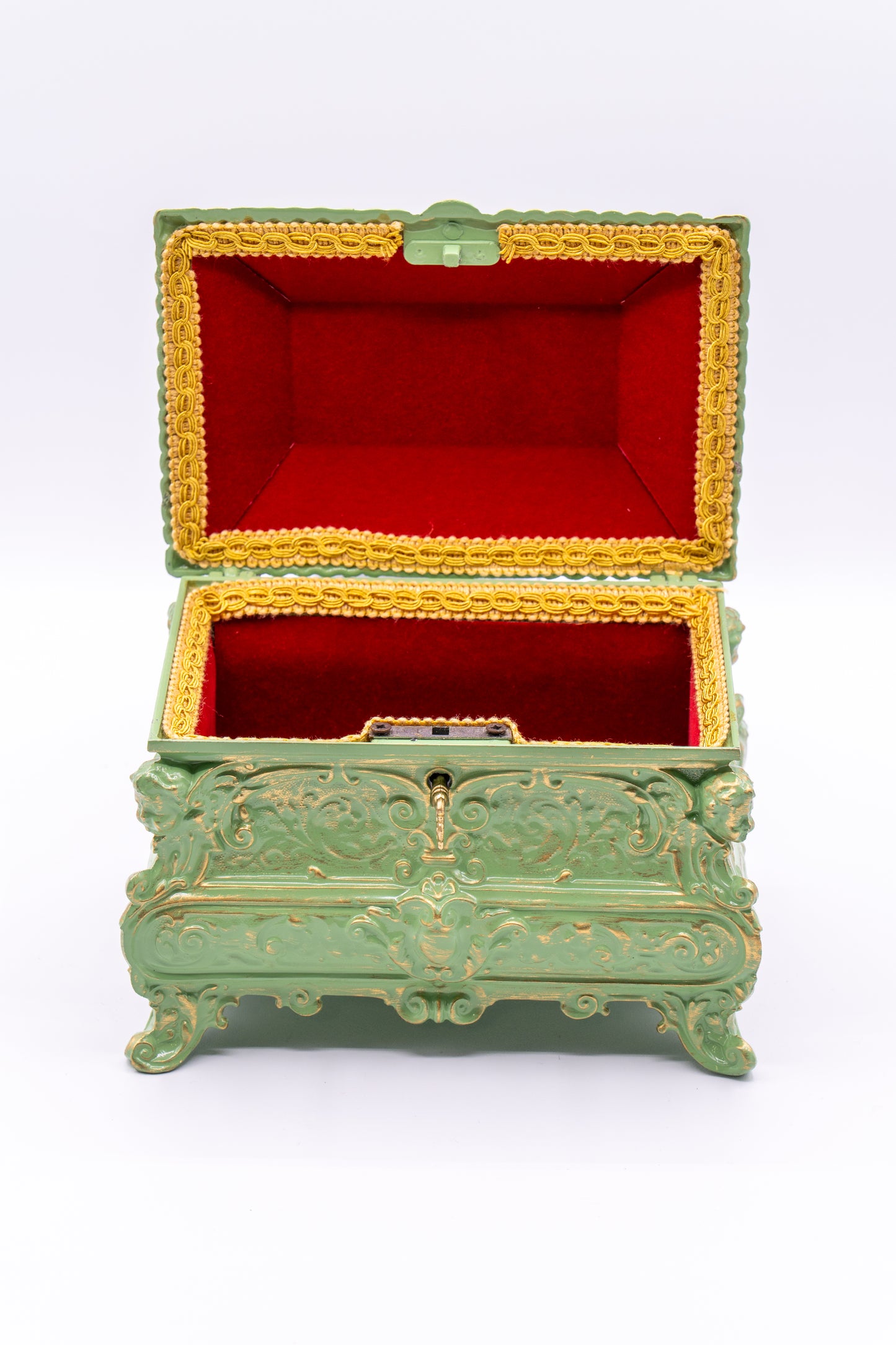Cofanetto Portagioie (Art. 704)